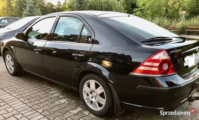Używany Ford Mondeo Ghia 2006 Czarny Sedan/Limuzyna