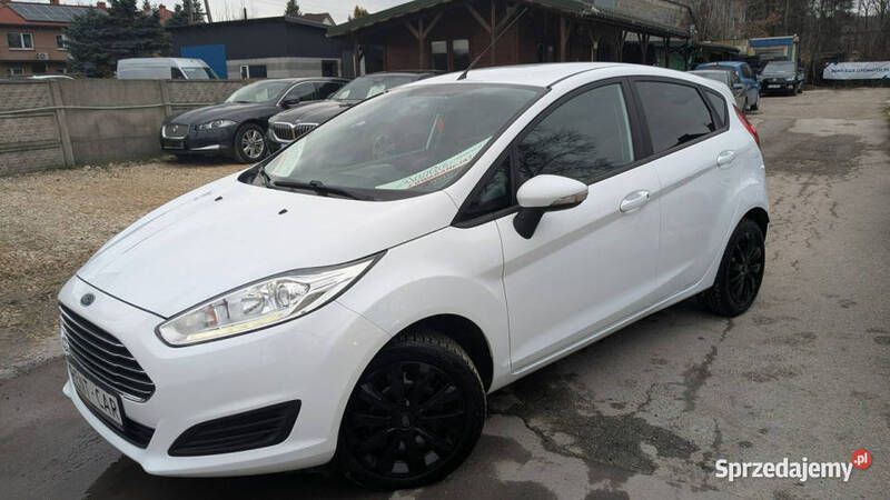 Biały Używany 2015 Ford Fiesta Hatchback | 21 400 zł (Uczciwa cena) - Obraz 1/4