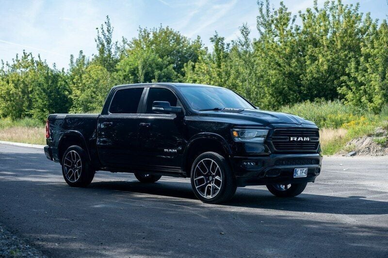 Czarny Używany 2021 RAM 1500 Pickup | 239 777 zł - Obraz 1/4