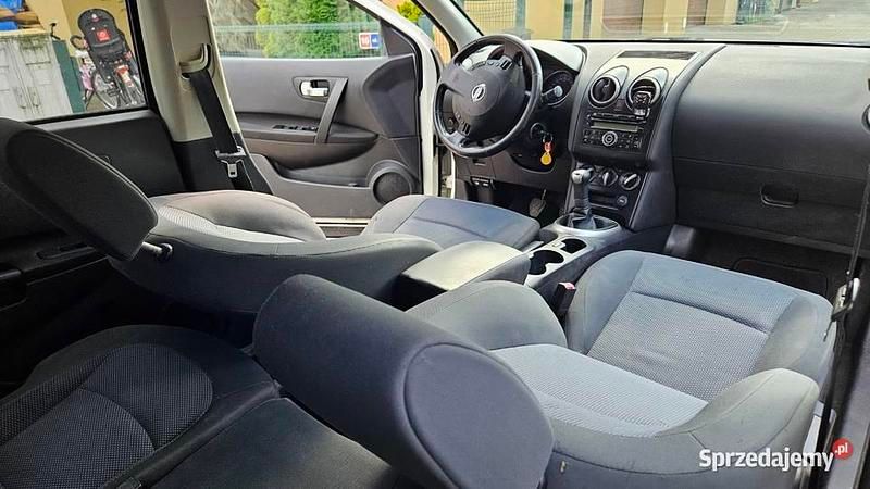 Biały Używany 2010 Nissan Qashqai +2 SUV | 22 900 zł (Dobra cena) - Obraz 1/4