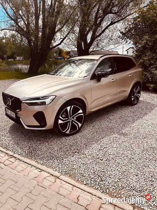 Zielony Używany 2024 Volvo XC60 Plus SUV | 169 000 zł (Dość drogi) - Obraz 1/4