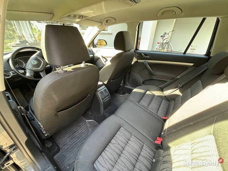 Używany Skoda Octavia 2009 Szary Kombi