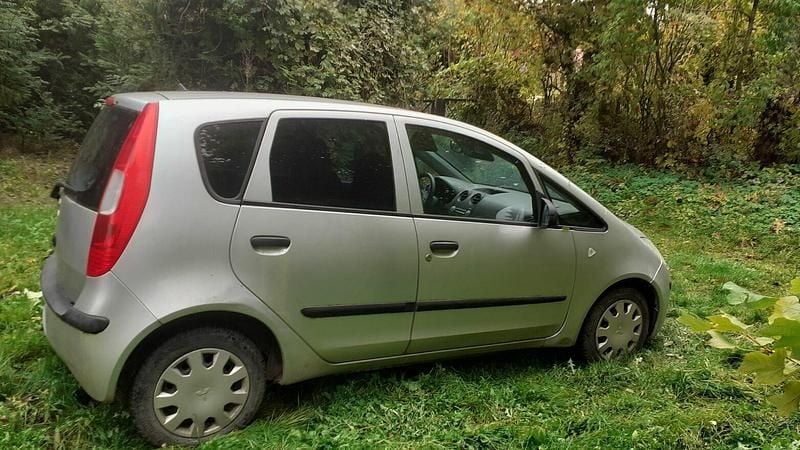 Srebrny Używany 2005 Mitsubishi Colt Hatchback | 4750 zł (Drogi) - Obraz 1/4
