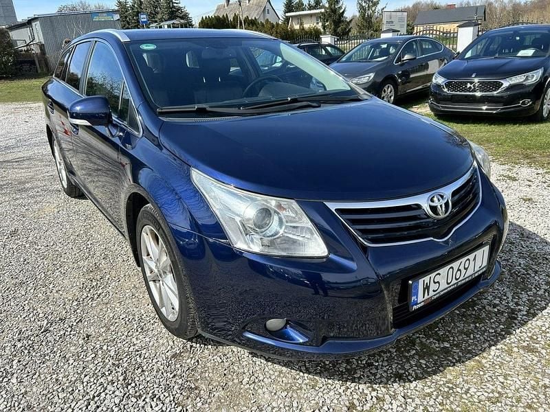 Używany Toyota Avensis 152 KM (111 kW) 2011 Niebieski Kombi