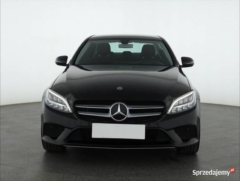 Czarny Używany 2019 Mercedes C160 Coupe | 82 999 zł - Obraz 1/4