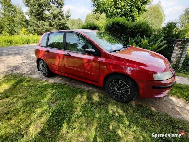 Używany Fiat Stilo 2004 Czerwony Sedan/Limuzyna
