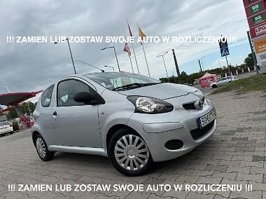 Srebrny Używany 2009 Toyota Aygo Hatchback | 9900 zł (Uczciwa cena) - Obraz 1/4