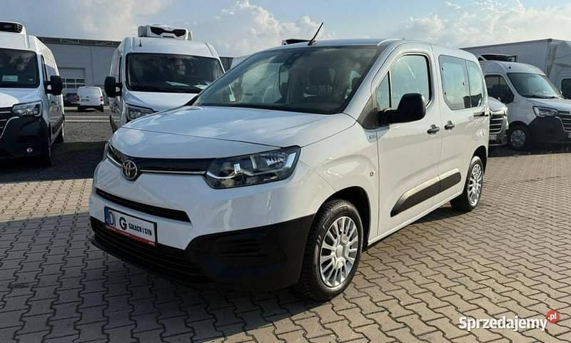 Biały Używany 2022 Toyota Proace City City Van | 58 960 zł - Obraz 1/4