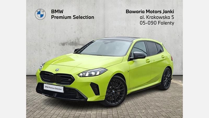 Lakierowanie specjalne bmw individual Używany 2025 BMW M135 Performance Hatchback | 244 900 zł - Obraz 1/3