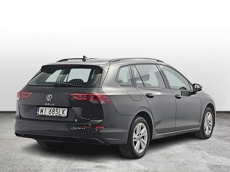 Używany VW Golf VIII Life 115 KM (84 kW) 2021 Szary Kombi