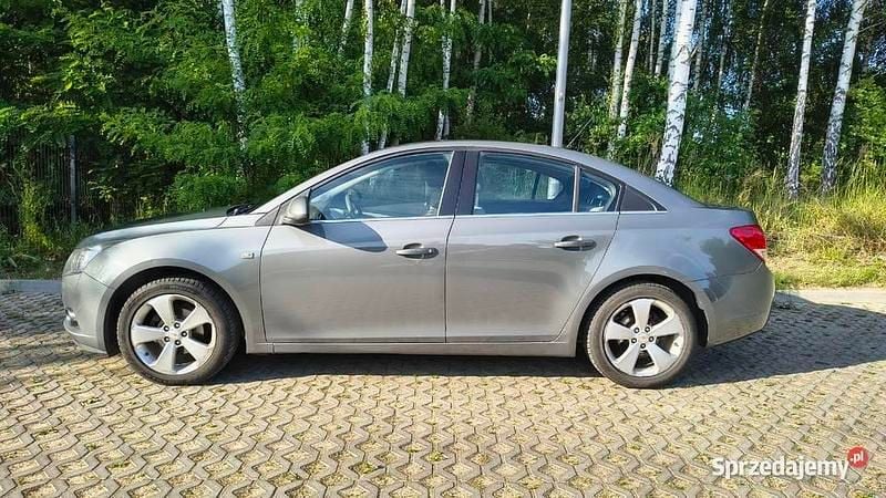 Używany Chevrolet Cruze 141 KM (103 kW) 2011 Szary Sedan/Limuzyna