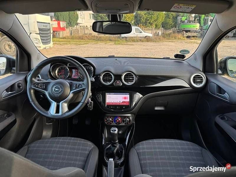 Żółty Używany 2014 Opel Adam Hatchback | 24 950 zł - Obraz 1/4