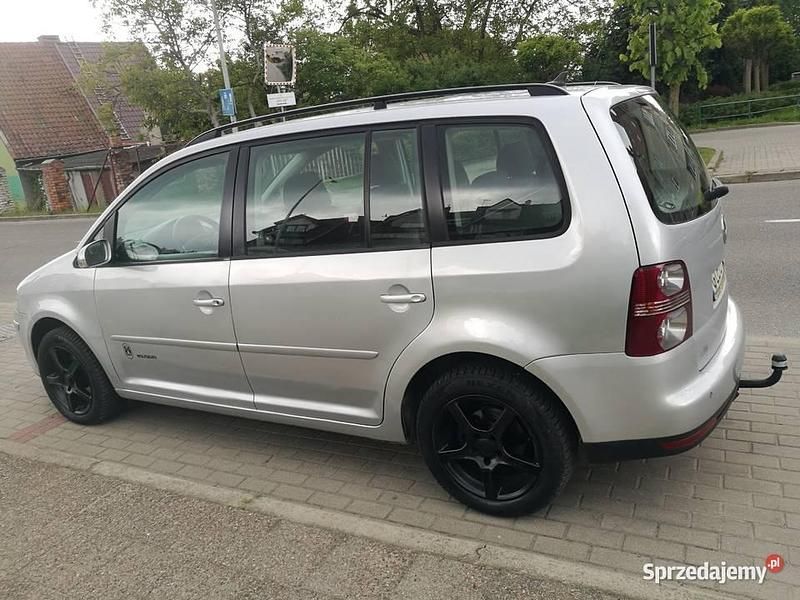 Używany 2007 VW Touran Minivan | 9800 zł (Dobra cena) - Obraz 1/4