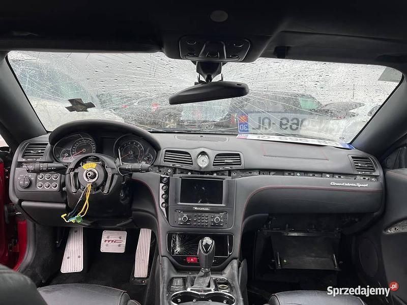 Używany Maserati GranCabrio 2011 Czerwony Kabriolet