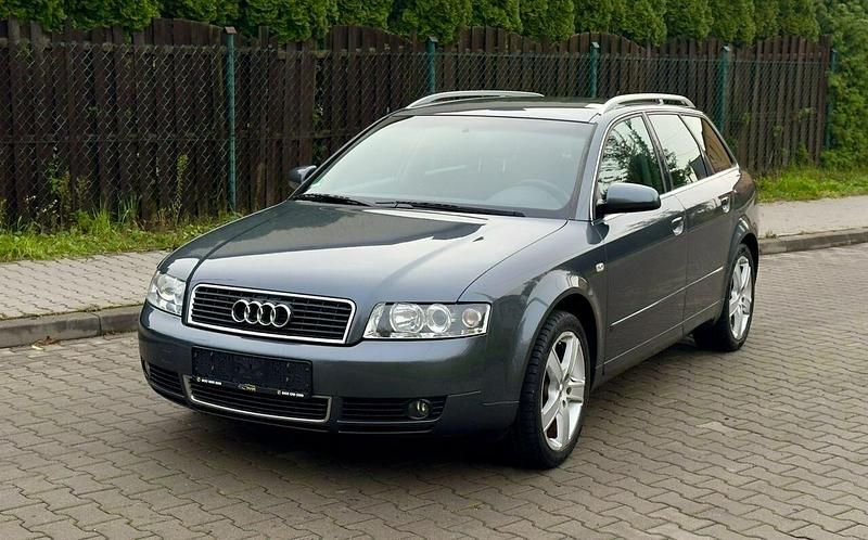 Szary Używany 2004 Audi A4 Comfort Kombi | 12 900 zł (Uczciwa cena) - Obraz 1/4