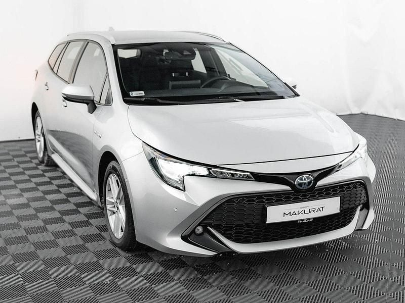 Używany Toyota Corolla Comfort 152 KM (111 kW) 2021 Srebrny (metalik) Kombi