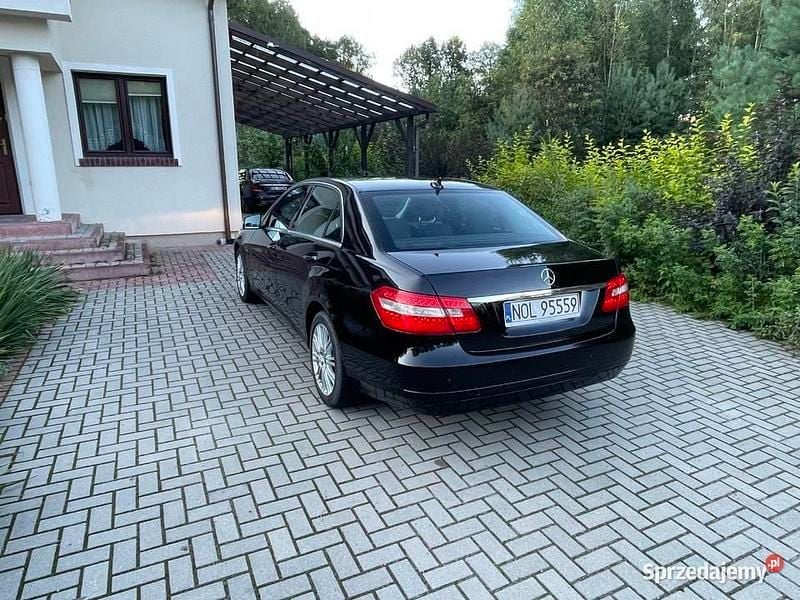 Używany 2012 Mercedes E250 | 31 000 zł (Uczciwa cena) - Obraz 1/4