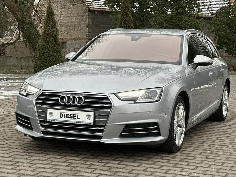 Używany Audi A4 S-Line 150 KM (110 kW) 2017 Szary Kombi