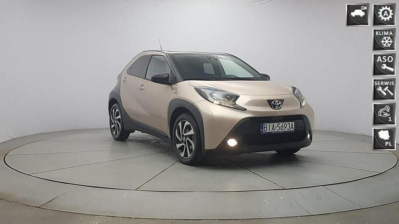 Używany Toyota Aygo X Comfort 72 KM (52 kW) 2023 Szary SUV