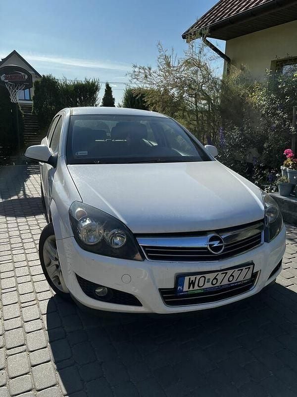 Używany Opel Astra 2012 Biały Hatchback