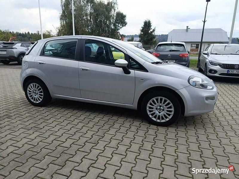 Srebrny (metalik) Używany 2013 Fiat Punto Easy Hatchback | 18 500 zł (Uczciwa cena) - Obraz 1/4