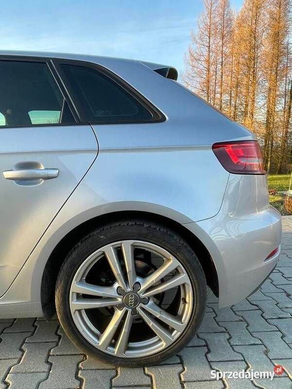 Używany Audi A3 Ambiente 2016 Srebrny Hatchback