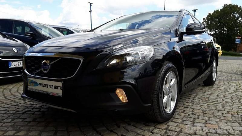 Używany Volvo V40 2013 Czarny metalik Kombi