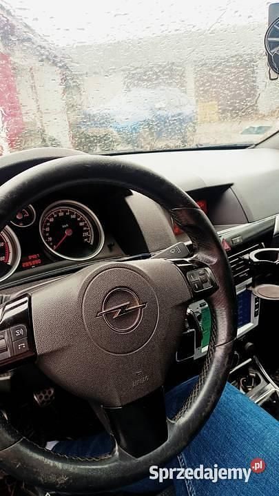 Czarny Używany 2004 Opel Astra Hatchback | 7200 zł (Dość drogi) - Obraz 1/4