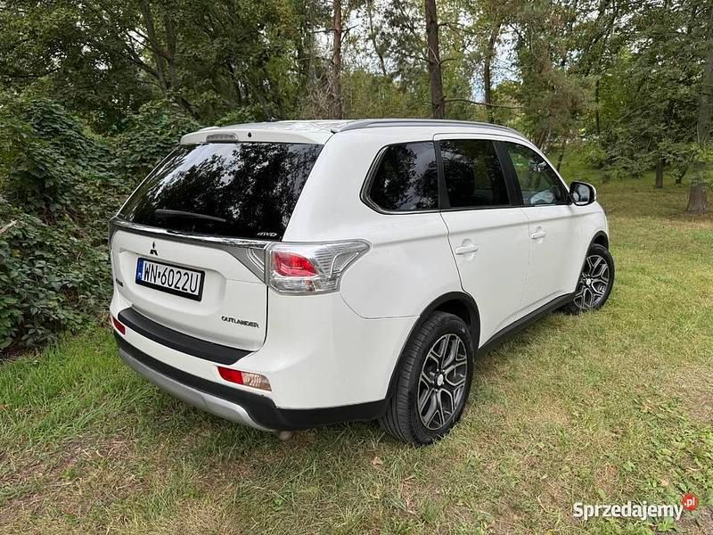 Biały Używany 2014 Mitsubishi Outlander SUV | 43 500 zł (Drogi) - Obraz 1/4