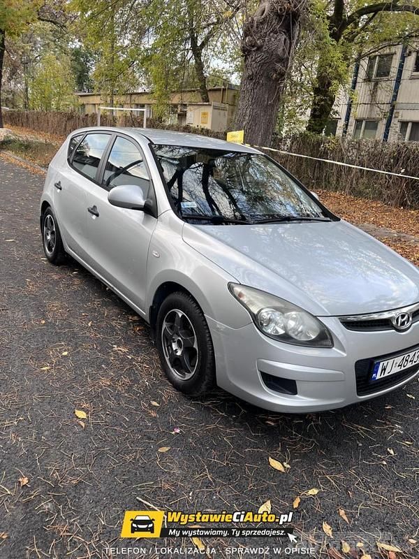 Srebrny metalik Używany 2010 Hyundai i30 | 8000 zł (Dobra cena) - Obraz 1/4