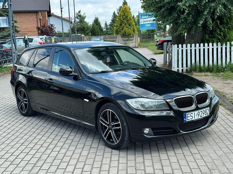 Czarny Używany 2010 BMW 135 Hatchback | 22 900 zł - Obraz 1/4