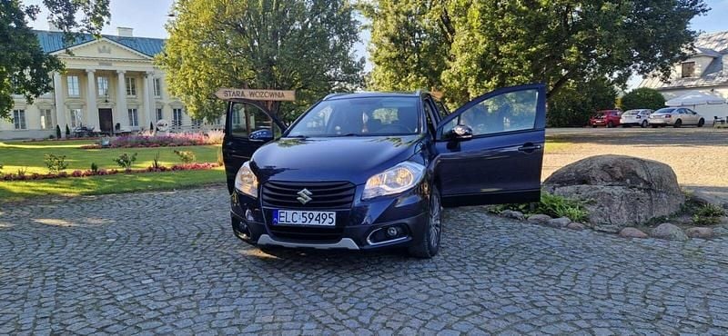 Inny kolor Używany 2013 Suzuki SX4 S-Cross SUV | 39 900 zł (Uczciwa cena) - Obraz 1/4