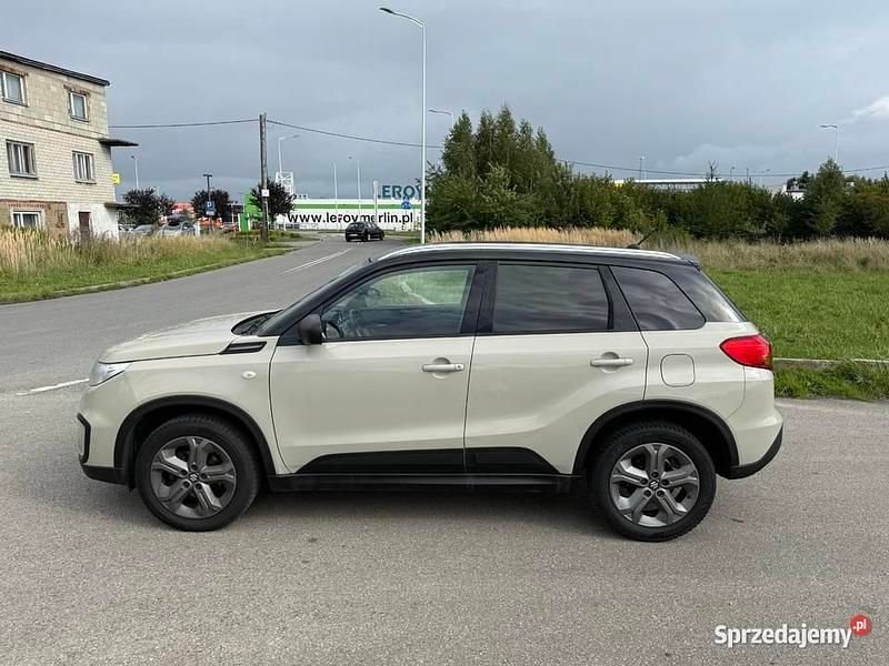 Używany Suzuki Vitara Comfort 120 KM (88 kW) 2015 Beżowy SUV