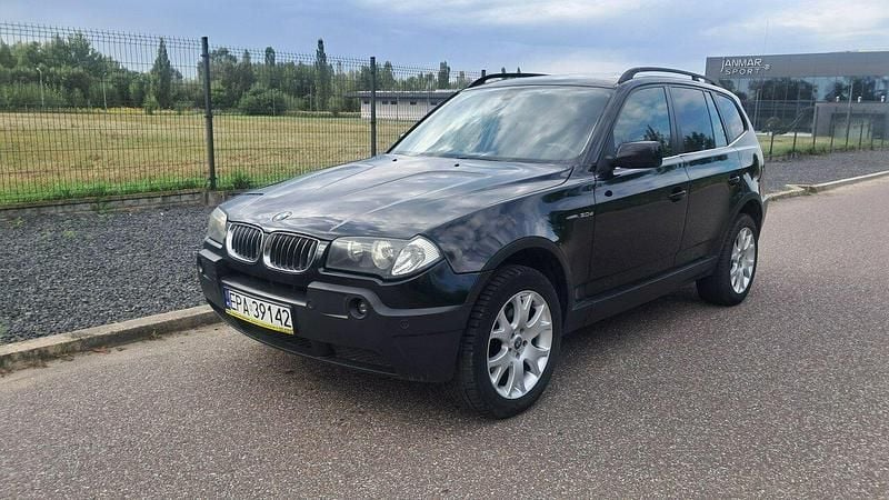 Czarny Używany 2006 BMW X3 SUV | 18 900 zł (Dobra cena) - Obraz 1/4