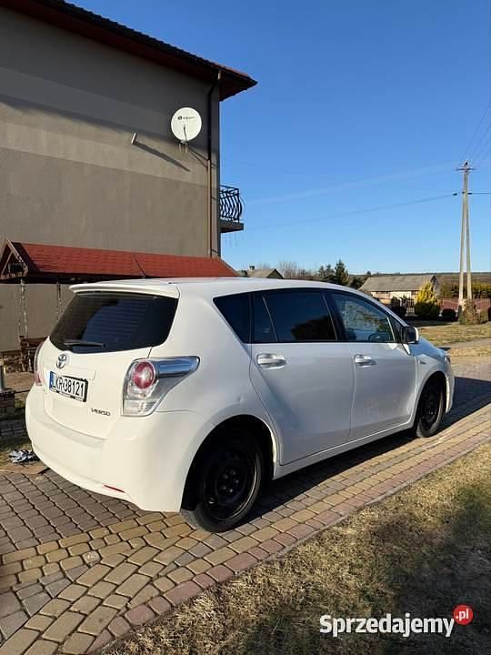 Używany Toyota Verso 2009 Biały Minivan