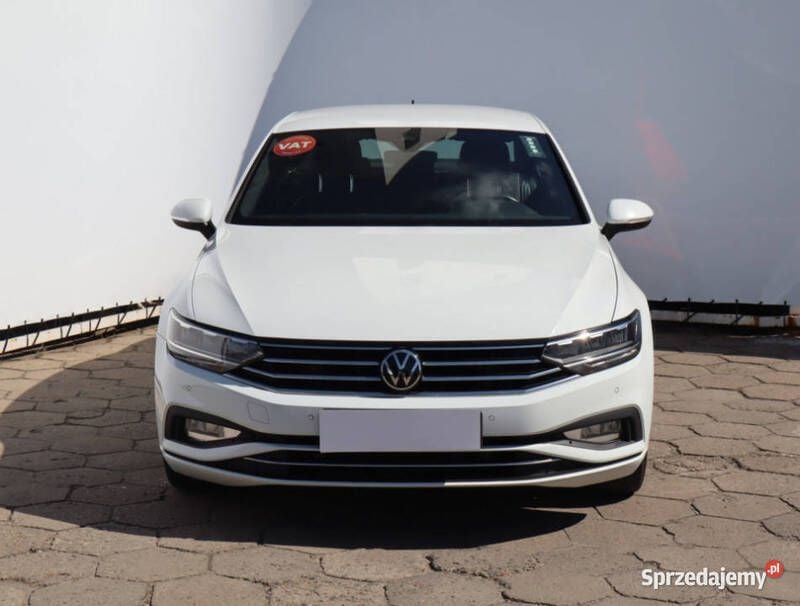 Biały Używany 2021 VW Passat Sedan/Limuzyna | 76 999 zł (Dobra cena) - Obraz 1/4