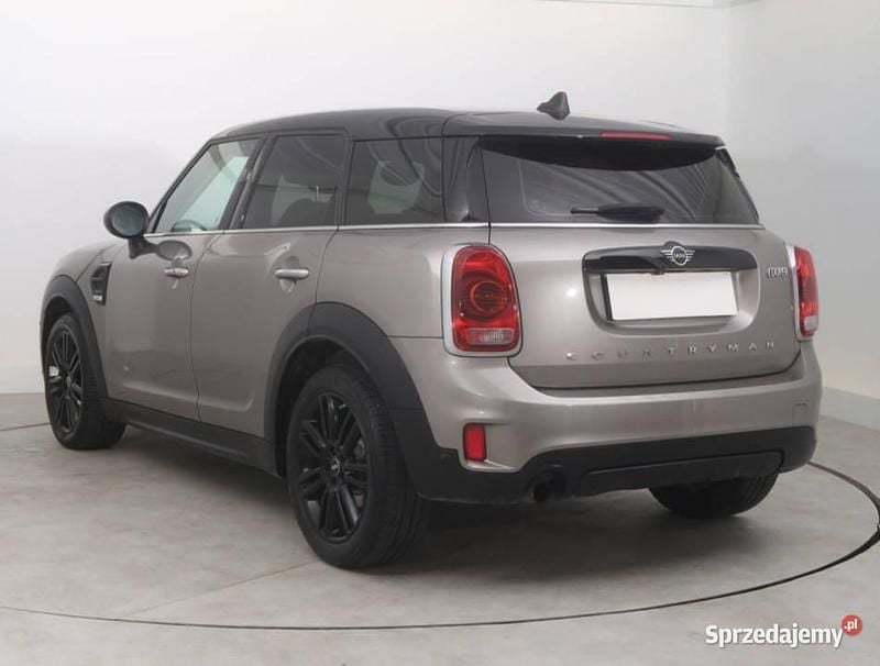 Używany Mini Cooper Countryman 136 KM (100 kW) 2018 Srebrny SUV
