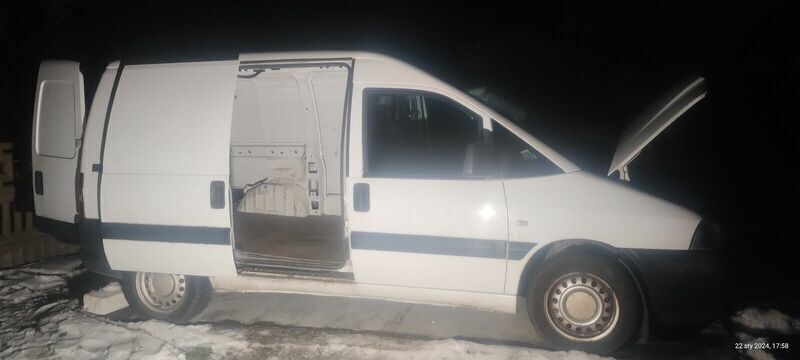 Biały Używany 2005 Fiat Scudo Minivan | 7000 zł - Obraz 1/4