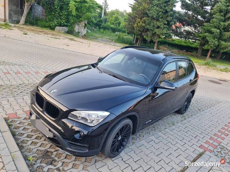 Czarny Używany 2014 BMW X1 Sport Line SUV | 39 900 zł (Uczciwa cena) - Obraz 1/4