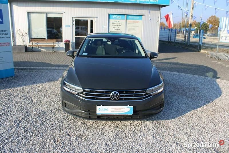 Używany VW Passat 150 KM (110 kW) 2021 Szary Sedan/Limuzyna