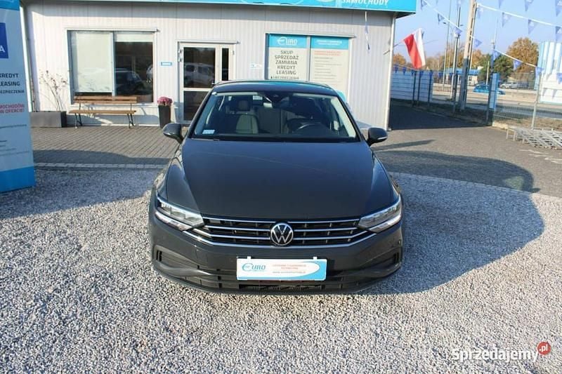 Szary Używany 2021 VW Passat Sedan/Limuzyna | 55 528 zł (Super Cena) - Obraz 1/4