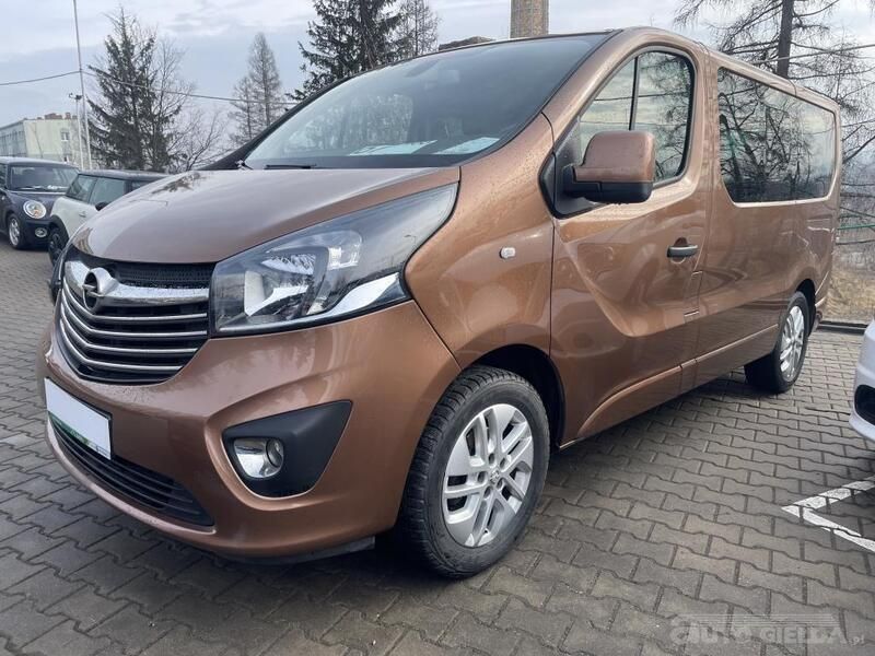 Brązowy metalik Używany 2015 Opel Vivaro Van | 72 900 zł (Dość drogi) - Obraz 1/4