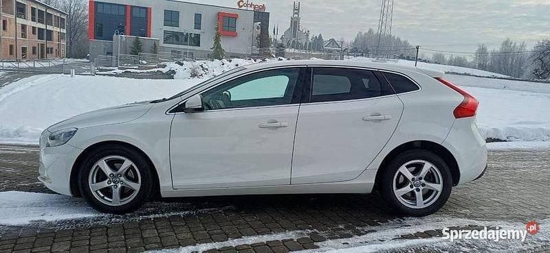 Biały Używany 2012 Volvo V40 Hatchback | 26 900 zł (Uczciwa cena) - Obraz 1/4