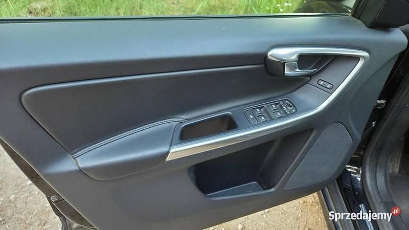 Używany Volvo XC60 2016 Czarny SUV