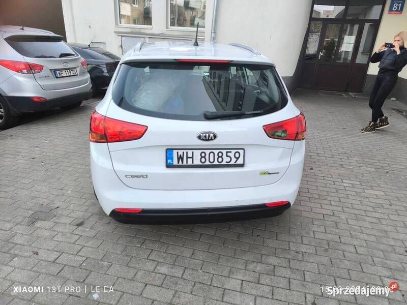 Używany Kia Ceed 90 KM (66 kW) 2013 Biały Hatchback