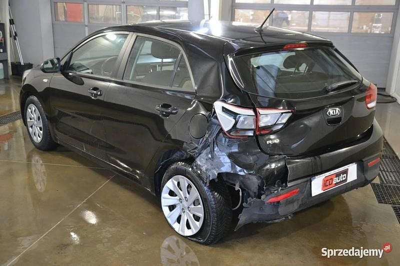 Używany Kia Rio 84 KM (61 kW) 2017 Czarny Hatchback