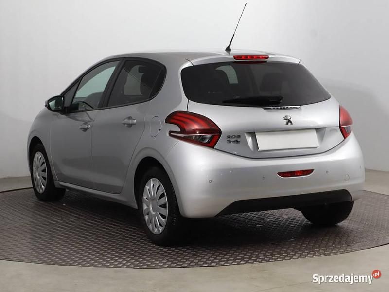 Używany Peugeot 208 2015 Biały Hatchback