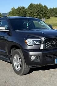 Używany Toyota Sequoia 381 KM (280 kW) 2017 Szary SUV