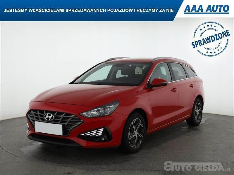 Używany Hyundai i30 2021 Czerwony