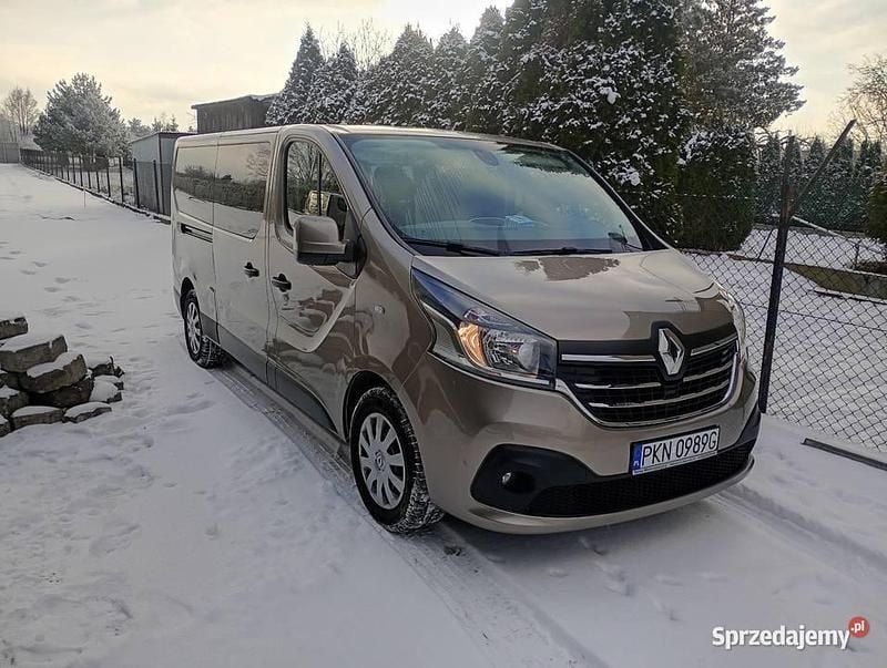 Używany Renault Trafic 2019 Beżowy Minivan